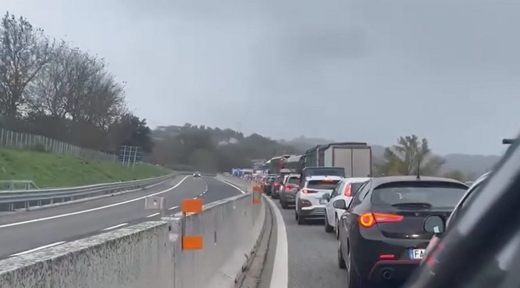 incidente avellino benevento autostrada a16 oggi 12 novembre