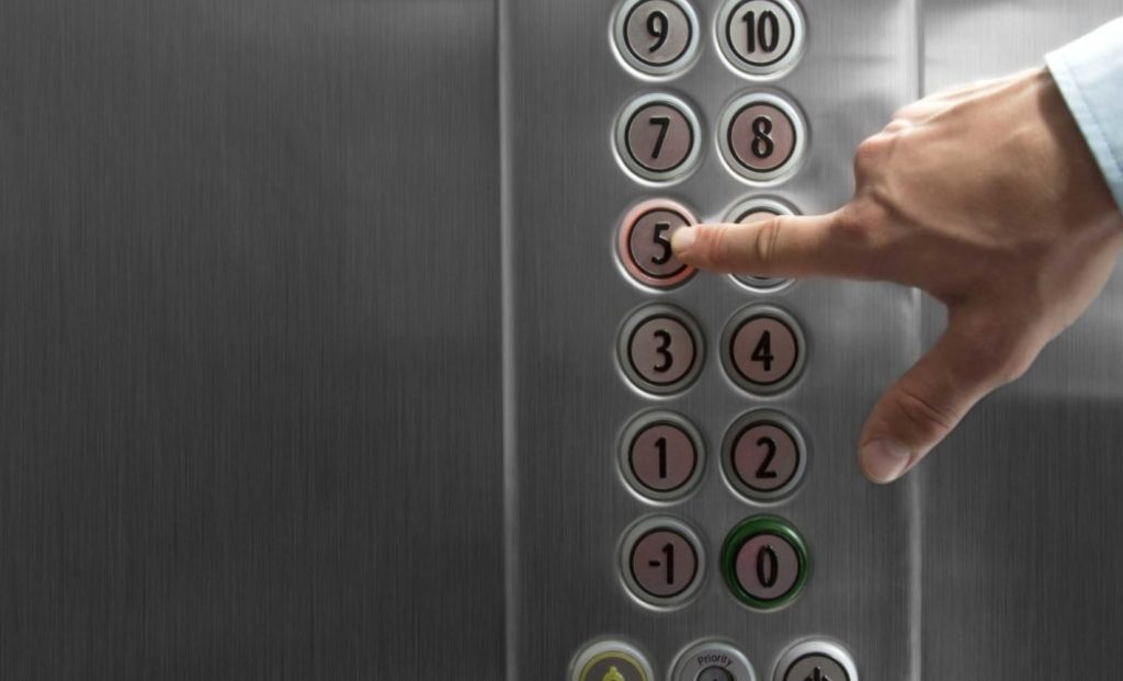 Nocera Inferiore ascensore rotto disabile fuori casa