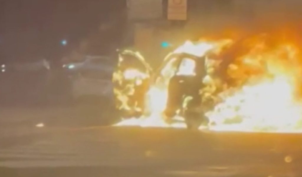 incendio auto napoli