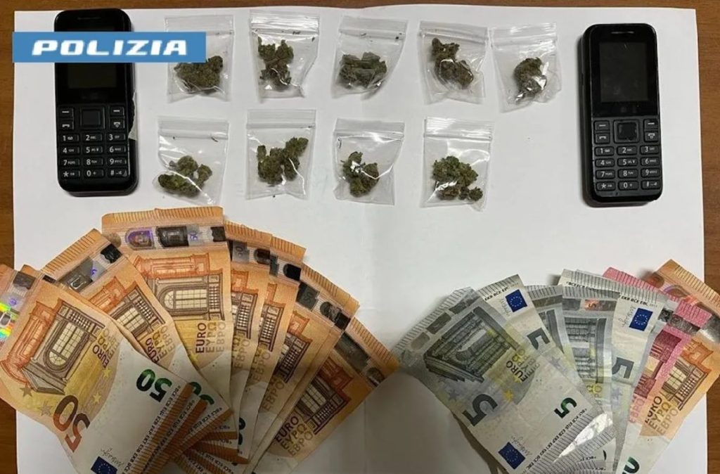 Spaccio Quartieri Spagnoli arrestati ragazzi
