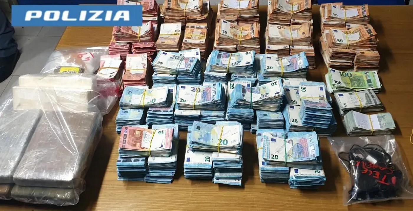 napoli-sequestro-droga-arenaccia-3-novembre