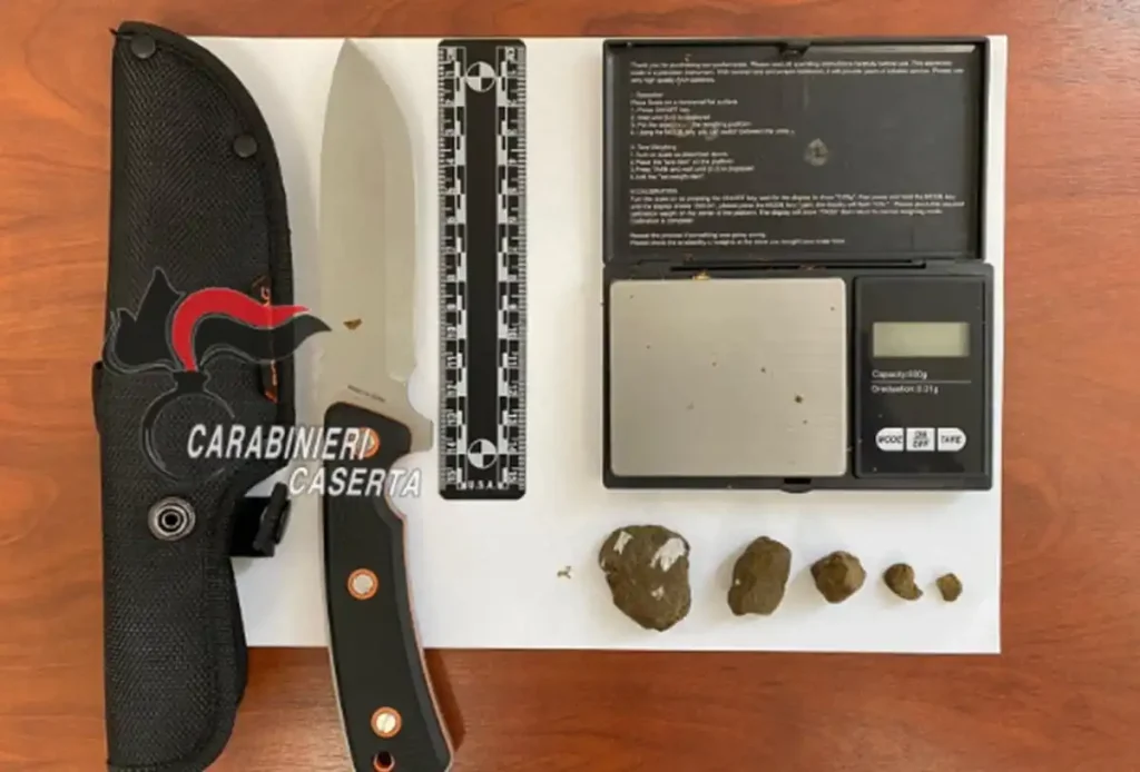 marcianise coltello droga denunciato