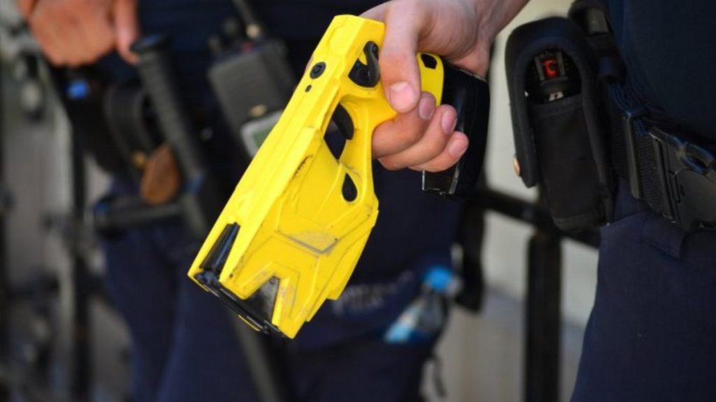 san salvatore telesino aggredisce poliziotti arrestato