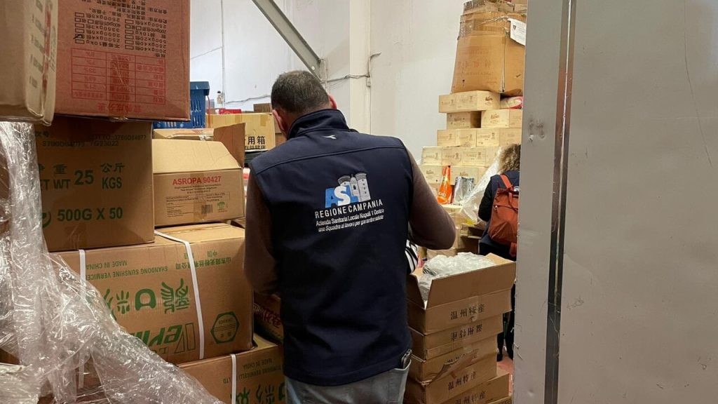 napoli sequestro alimenti importati cina
