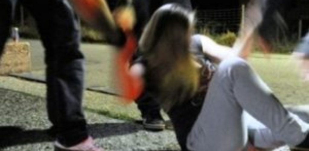 napoli donna violentata ragazzi 21 novembre