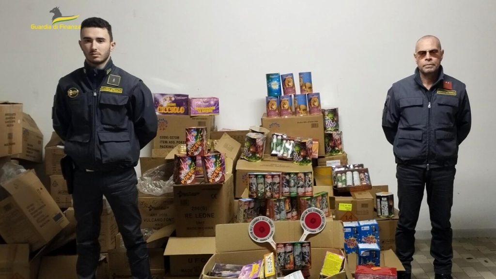 avellino sequestrati fuochi artificio illegali