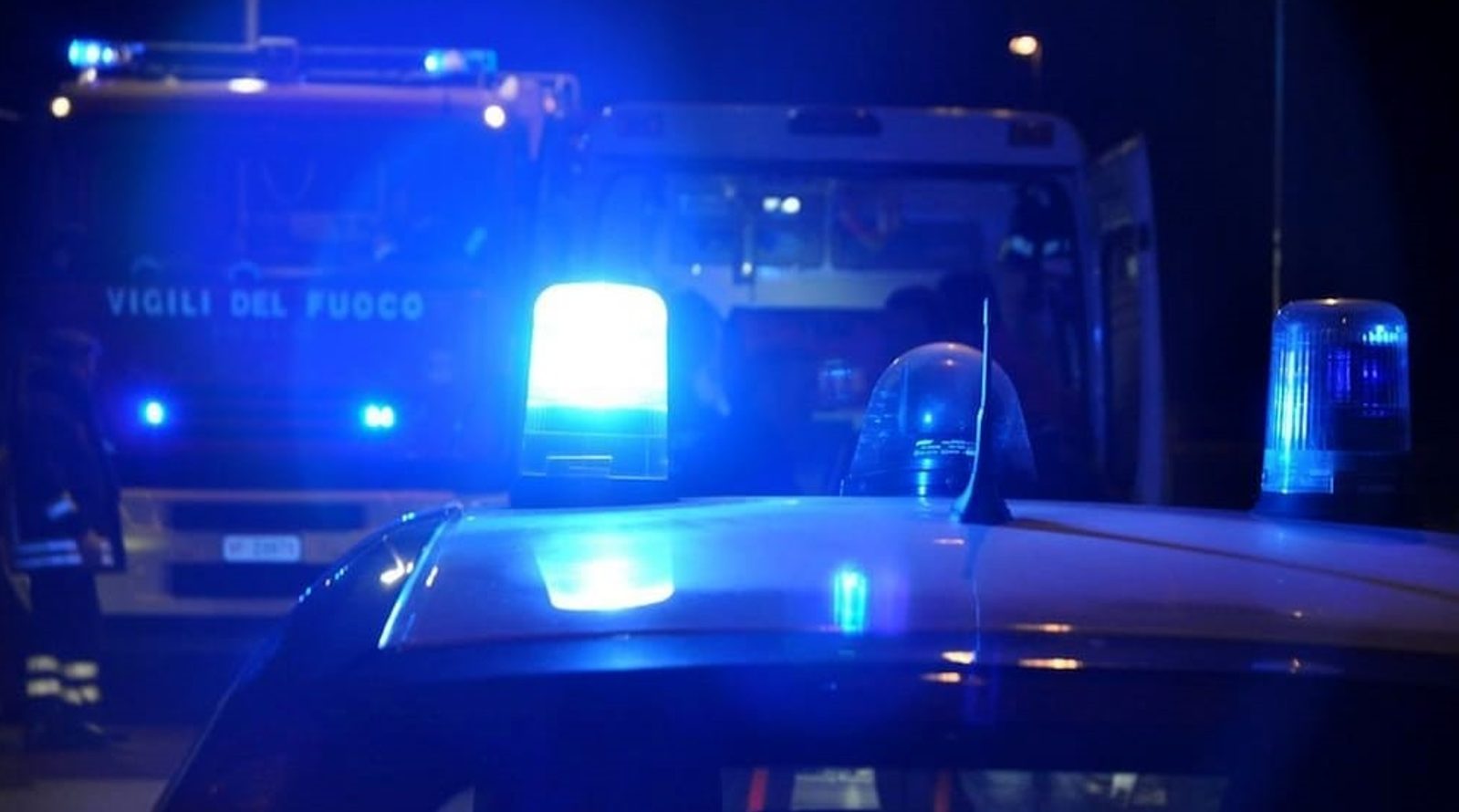 Torre Annunziata incendio veicoli