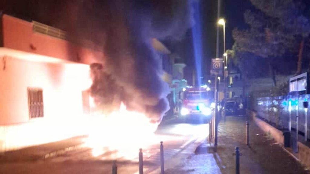 Incendio Mondragone minicar