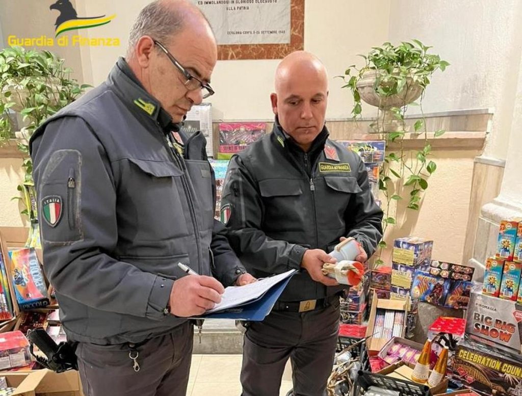 benevento maxi sequestro fuochi artificio illegali arrestato