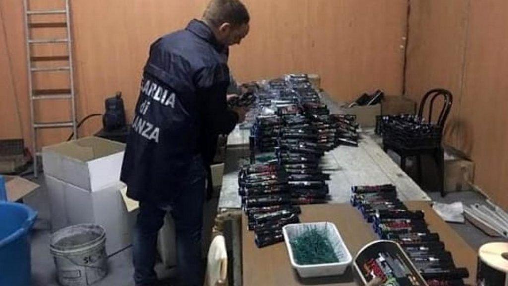 maxi-sequestro-fuochi-artificio-napoli