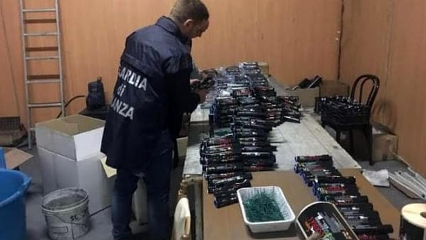 maxi-sequestro-fuochi-artificio-napoli