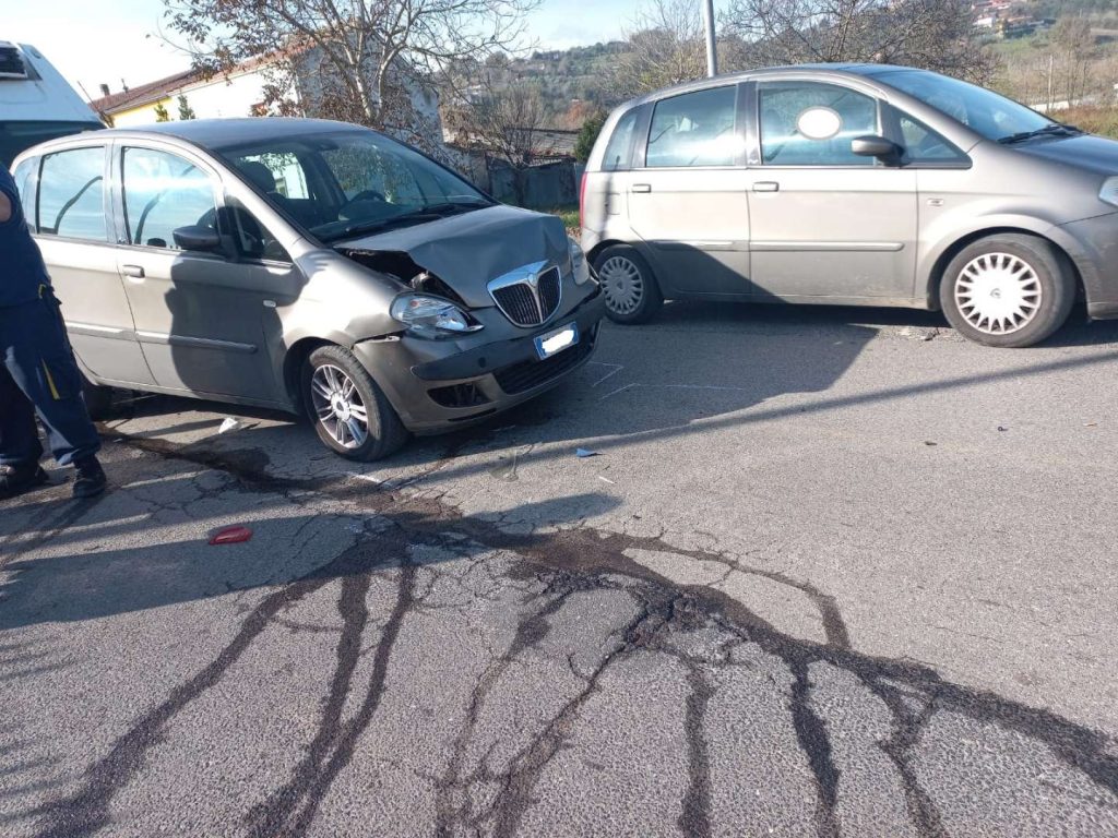 benevento tamponamento auto oggi 8 dicembre