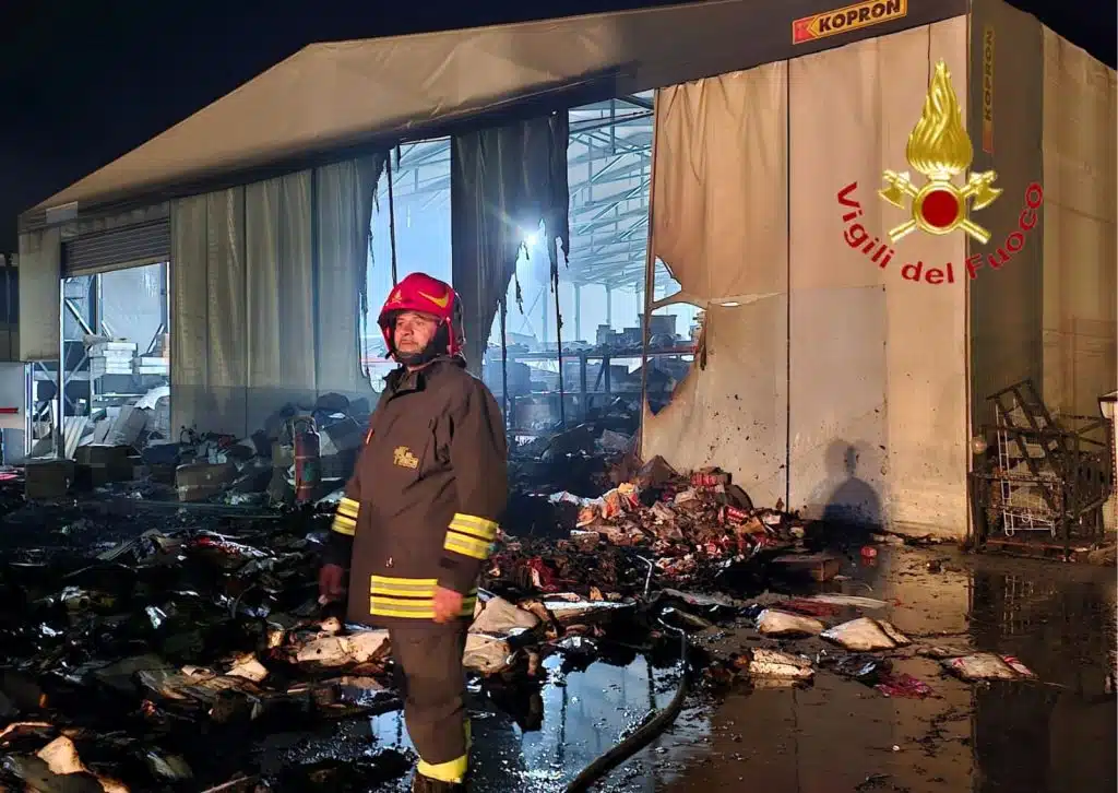 sarno incendio negozio