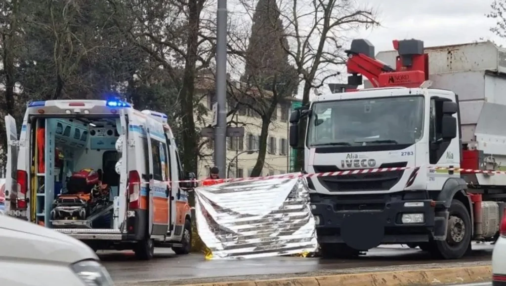 palermo moto contro mezzo nettezza urbana morto