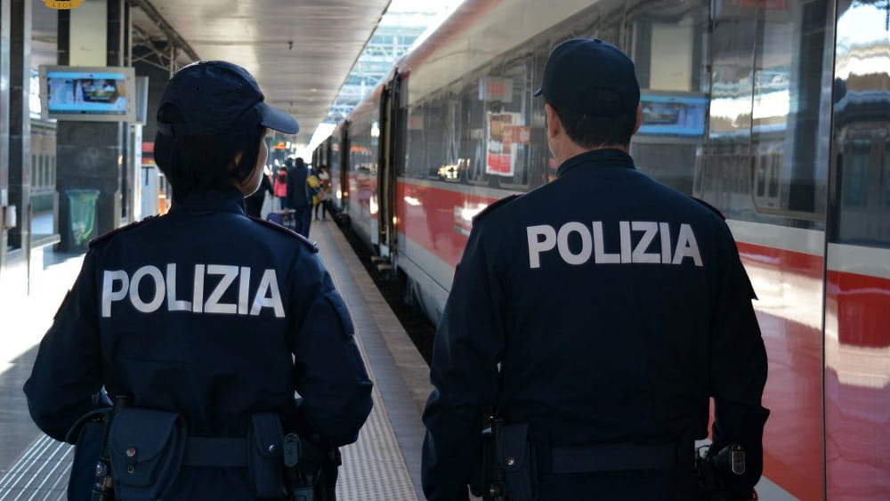 Roma Termini donna rapire bambino
