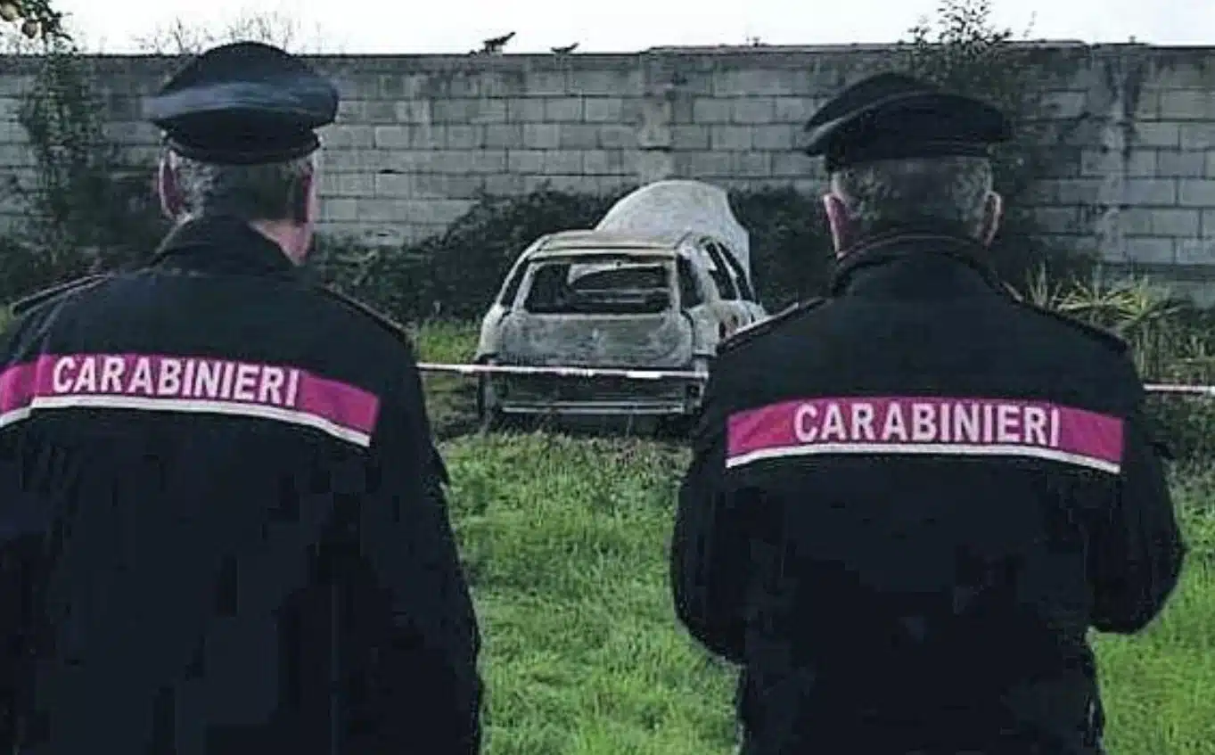 Caserta Carlo Iorio morto carbonizzato suicidio