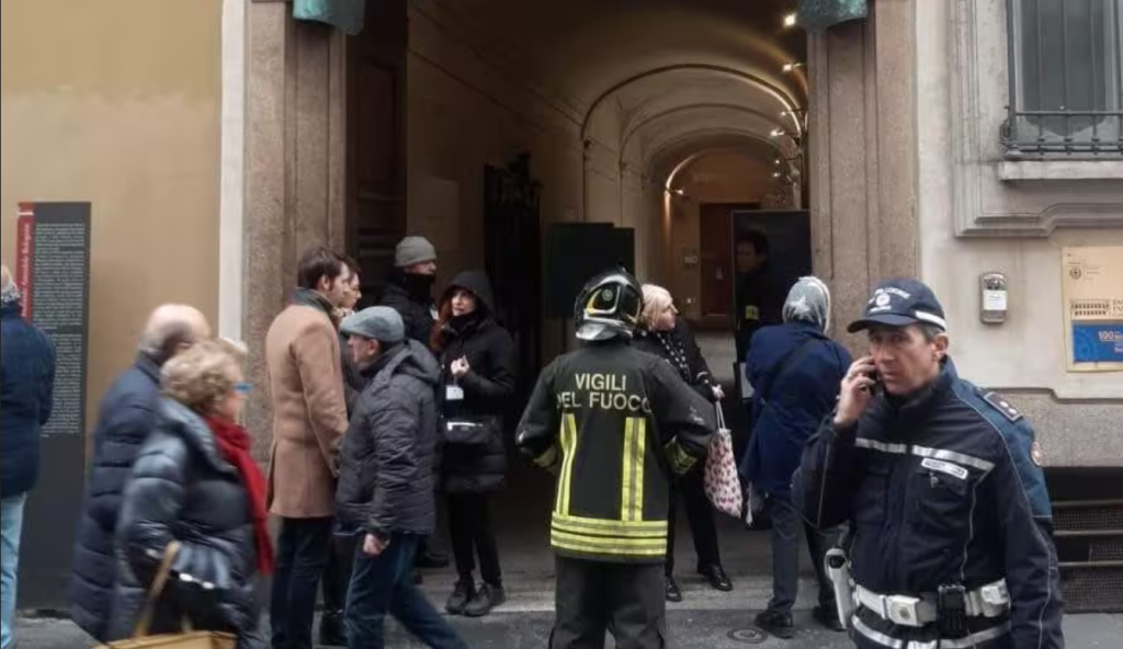 milano fuga gas museo costume moda immagine evacuazione 7 gennaio
