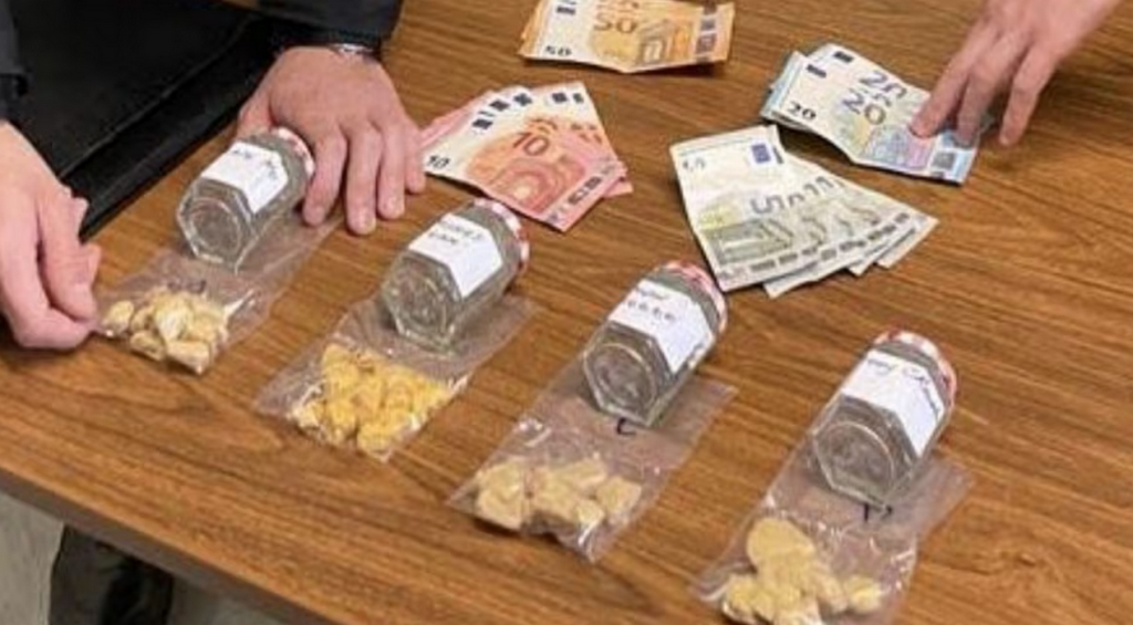 roma arrestato wax cos'è
