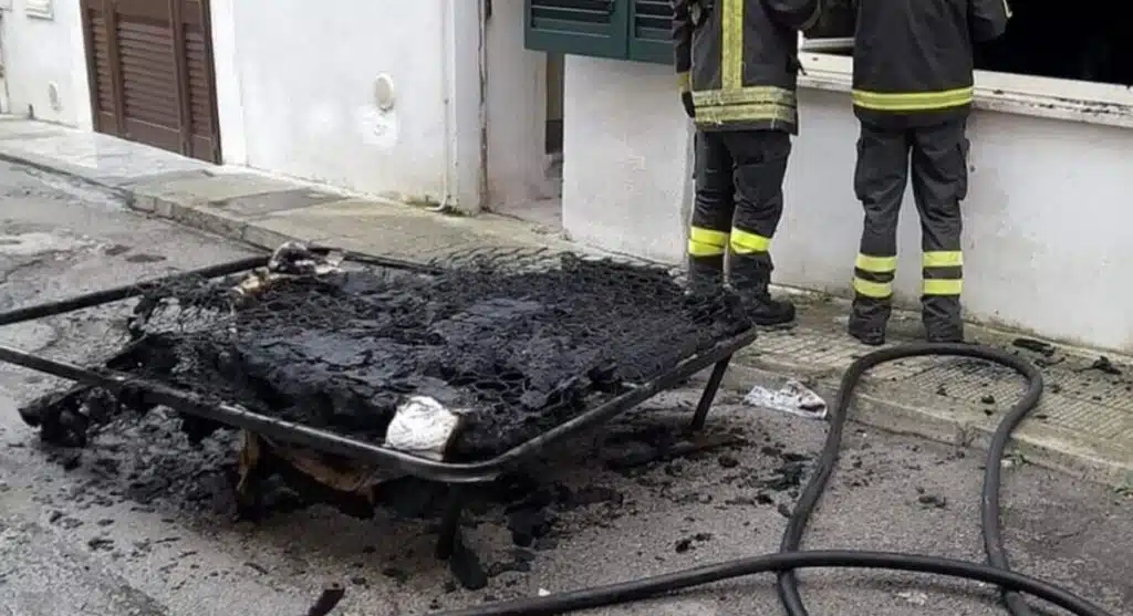 incendio santa maria capua vetere coperta elettrica salvata anziana