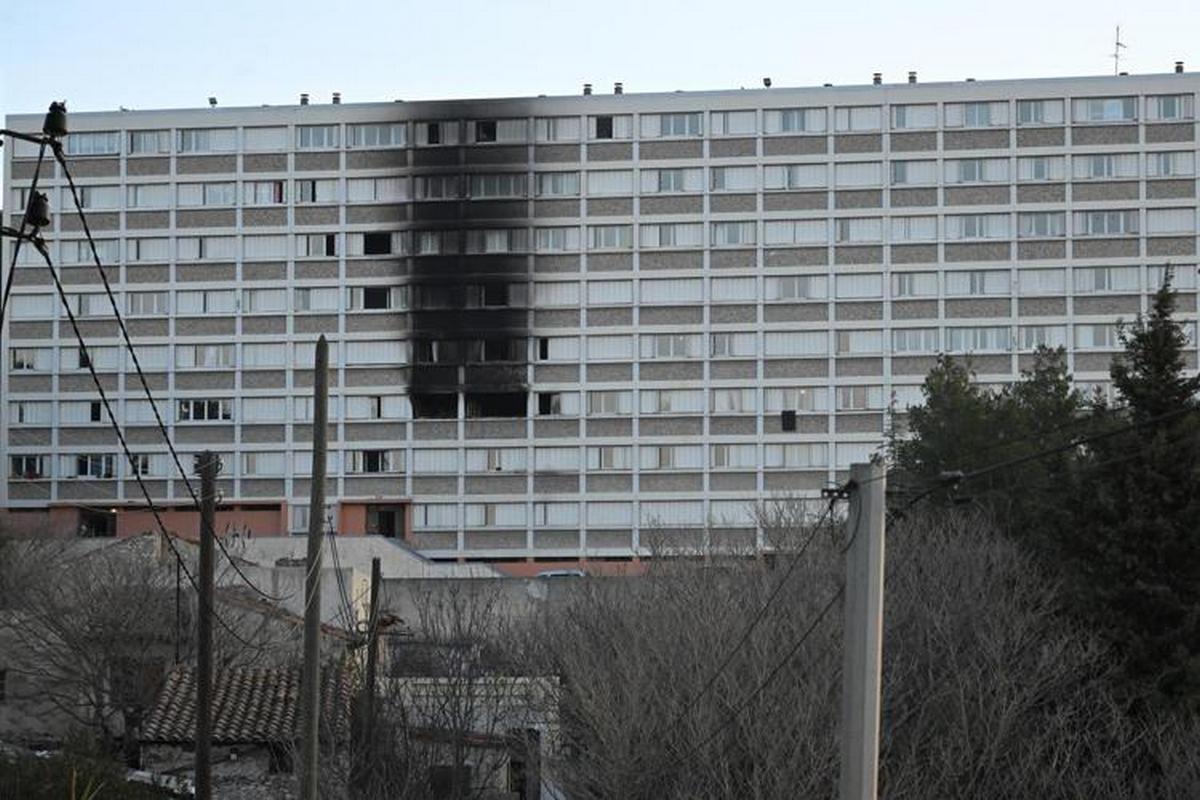 incendio palazzo marsiglia morto bambino