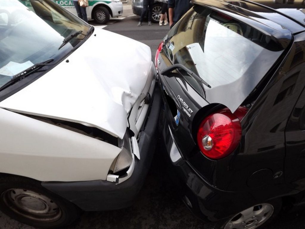 incidente auto lungomare salerno oggi 29 gennaio
