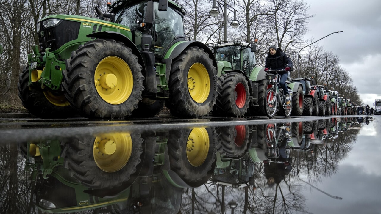 francia auto contro agricoltori protesta morta donna