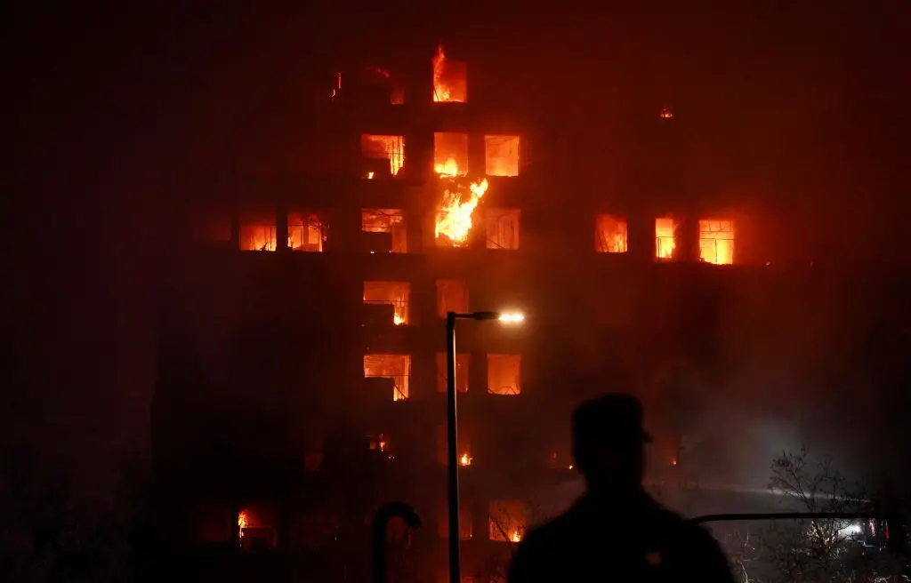 spagna incendio grattacielo morti