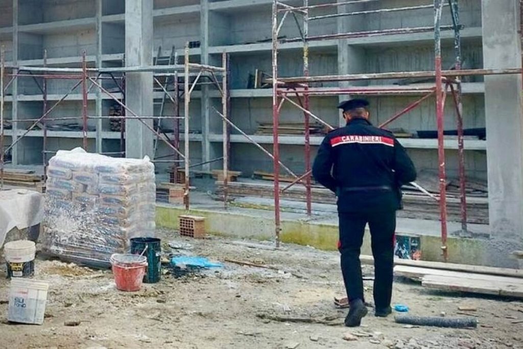 grazzanise-controlli-cantieri-denunce