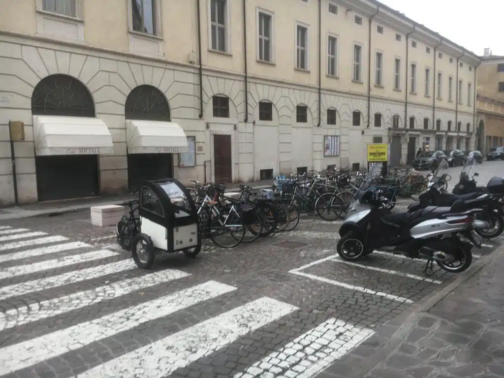 maxi sequestro edificio napoli