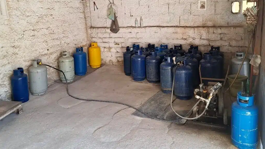 aversa rivendita abusiva bombole gas sequestro denuncia