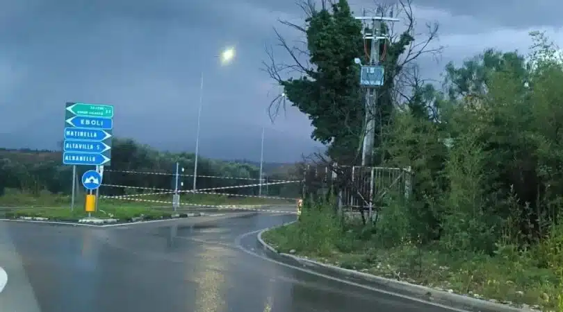 Maltempo chiusa strada Eboli Borgo Carillia