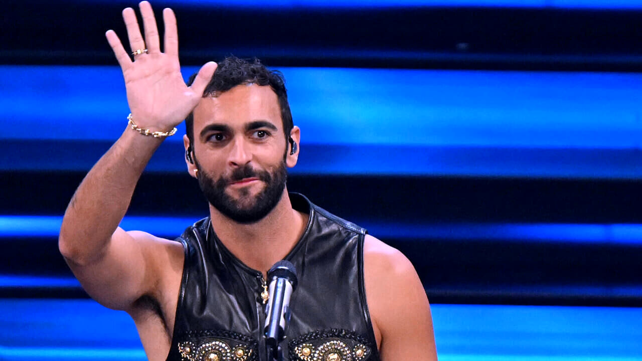 mengoni promosso conduttore