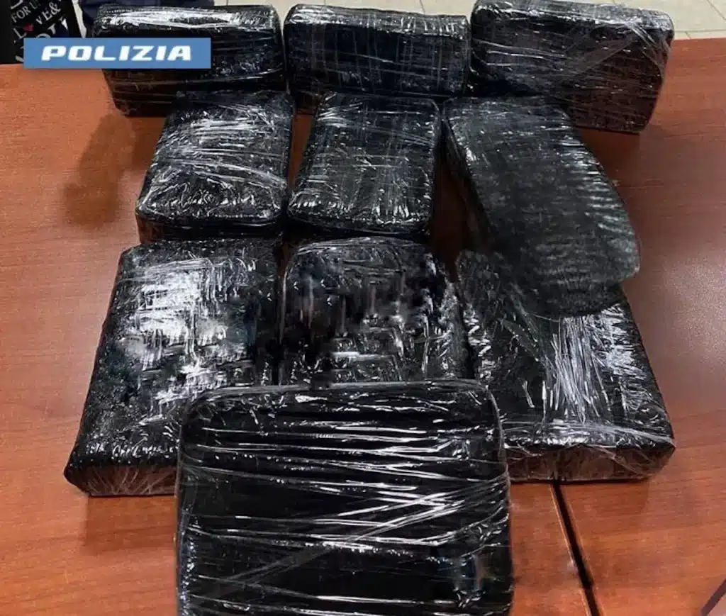 napoli sequestro cocaina