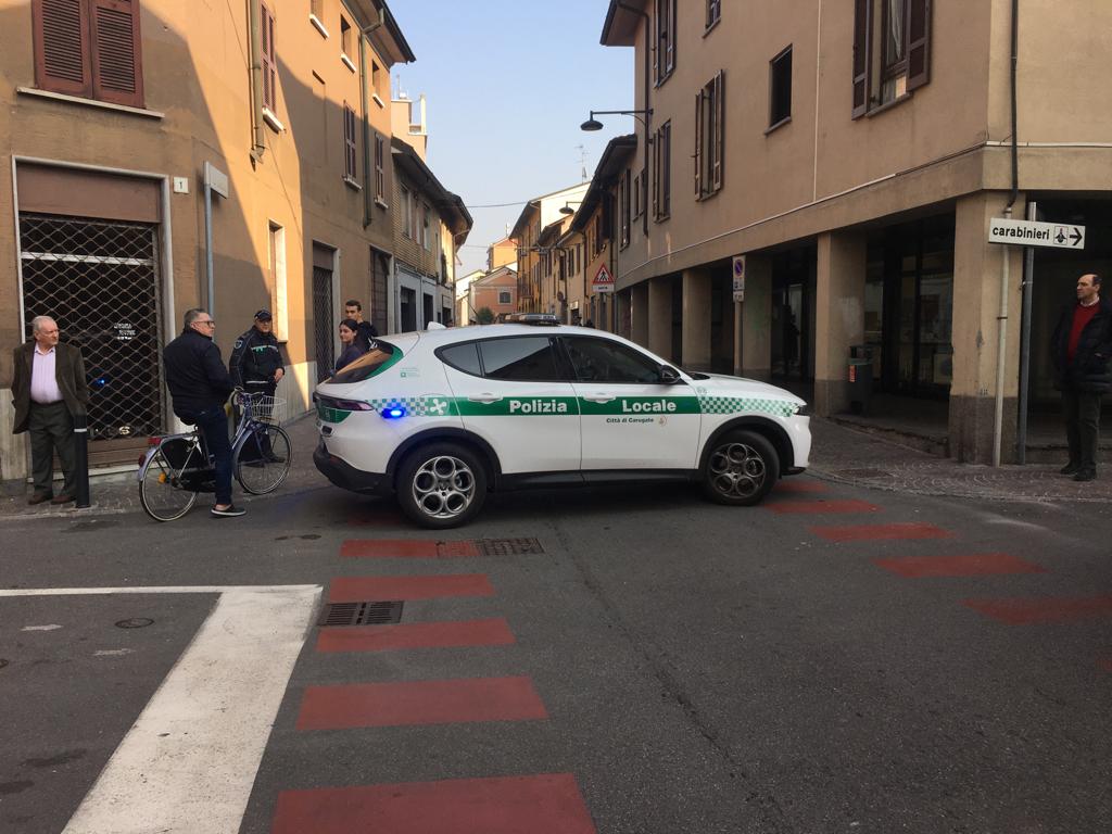 milano trovato morto aiuto finestra oggi 20 febbraio