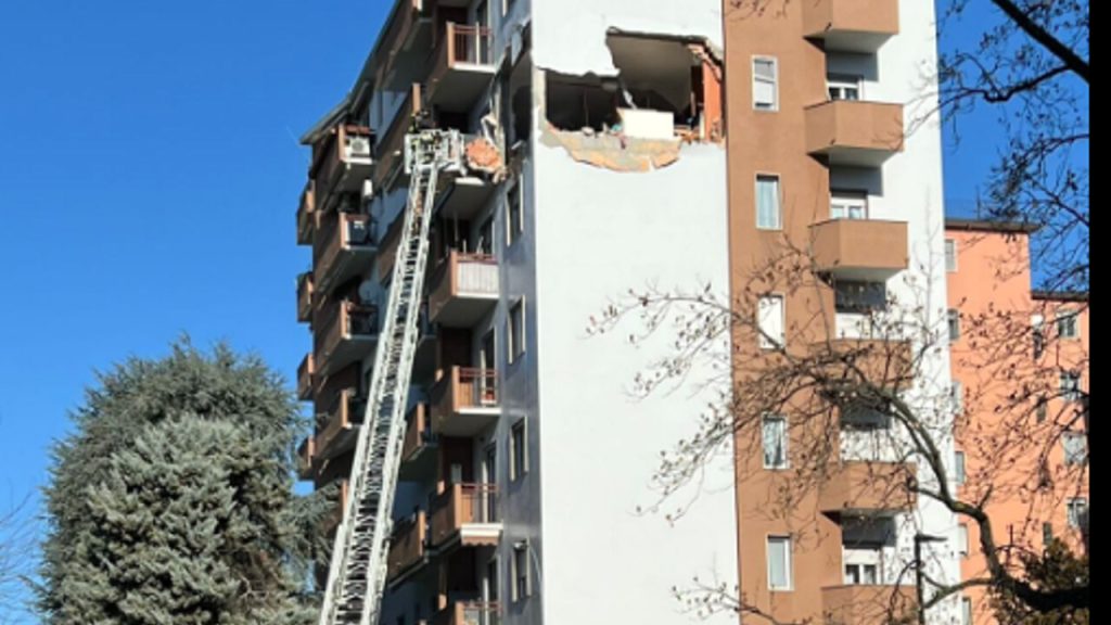 milano esplosione condominio ipotesi fuga gas