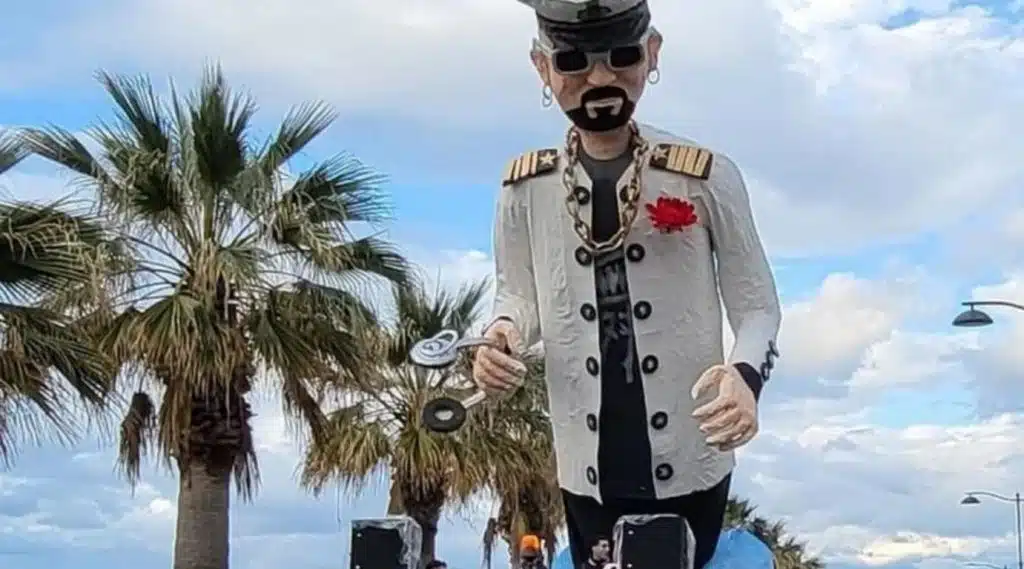 carnevale agropoli carro gigi d'agostino virale social