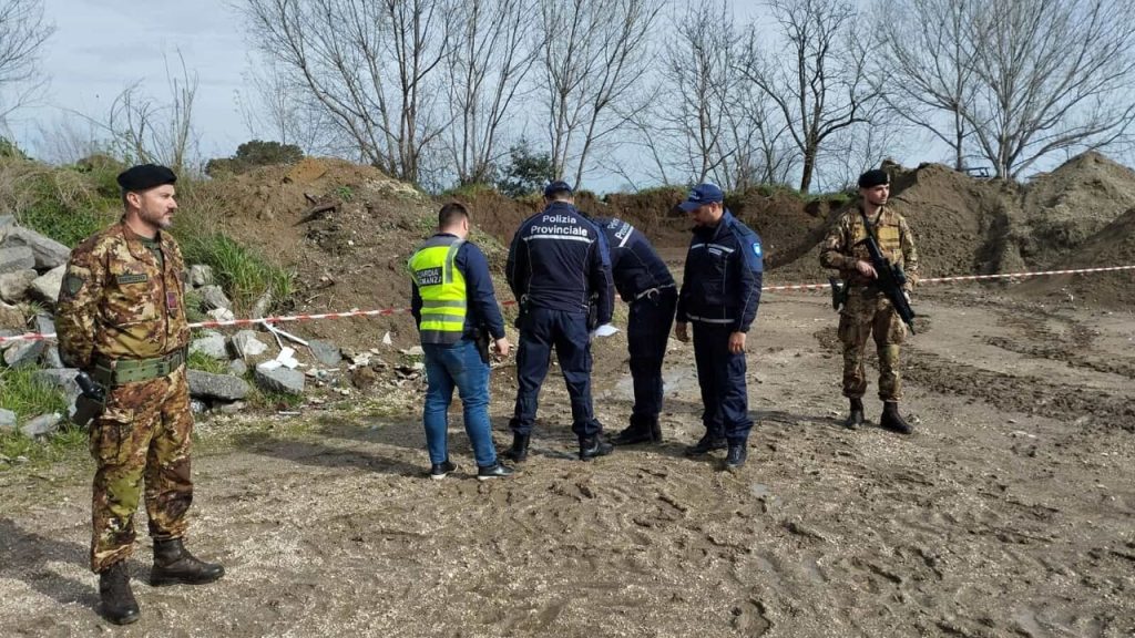 parete sequestro deposito edile denunciato