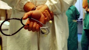 ragazzo morto tumore non diagnosticato indagati medici caserta roma