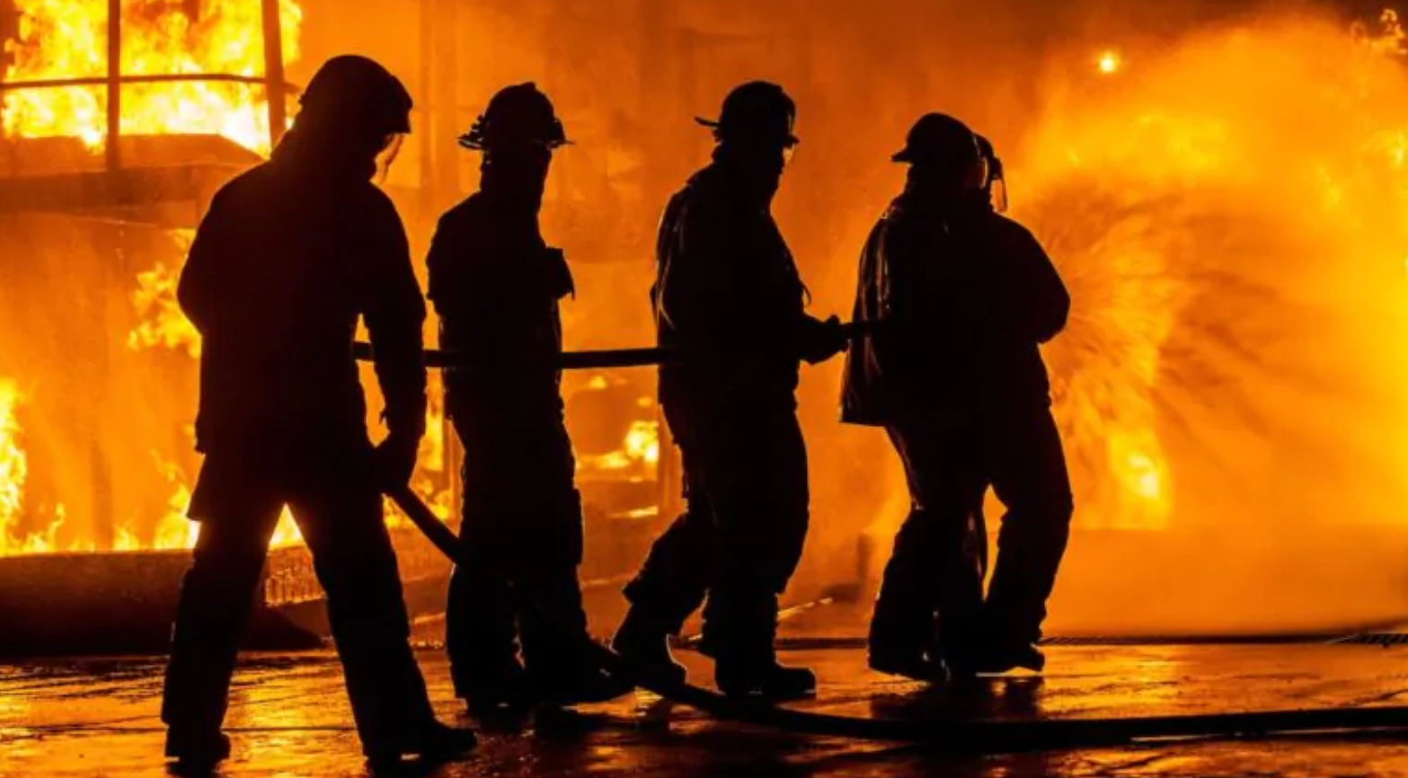 Bangladesh incendio palazzo morti