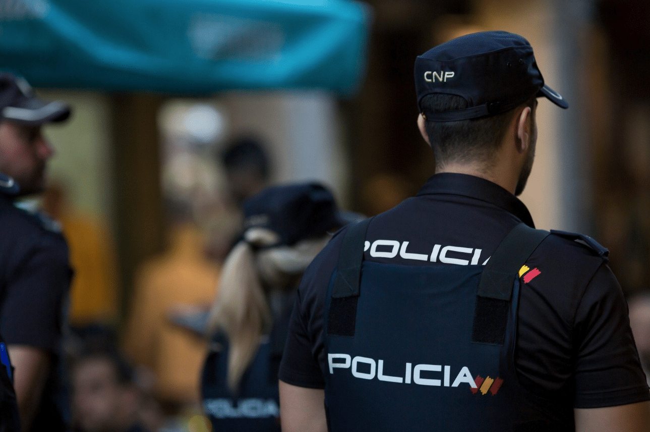 Omicidio suicidio Spagna bambine padre morti