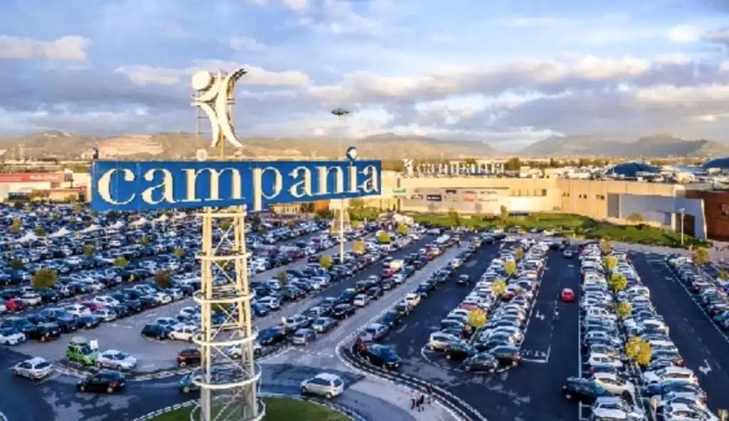 Centro Commerciale rubata auto sindaco Calvi Risorta