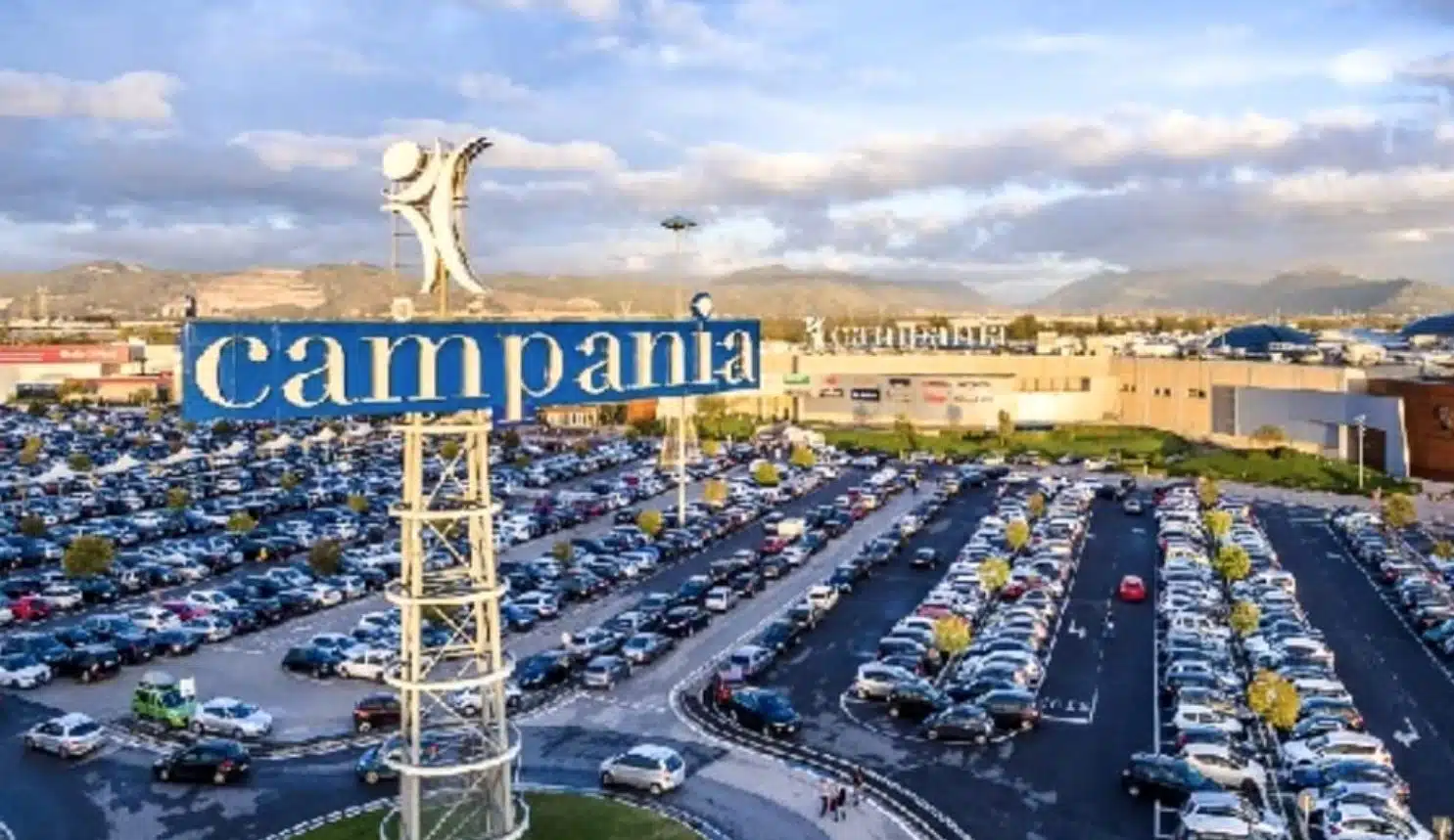 Centro Commerciale rubata auto sindaco Calvi Risorta