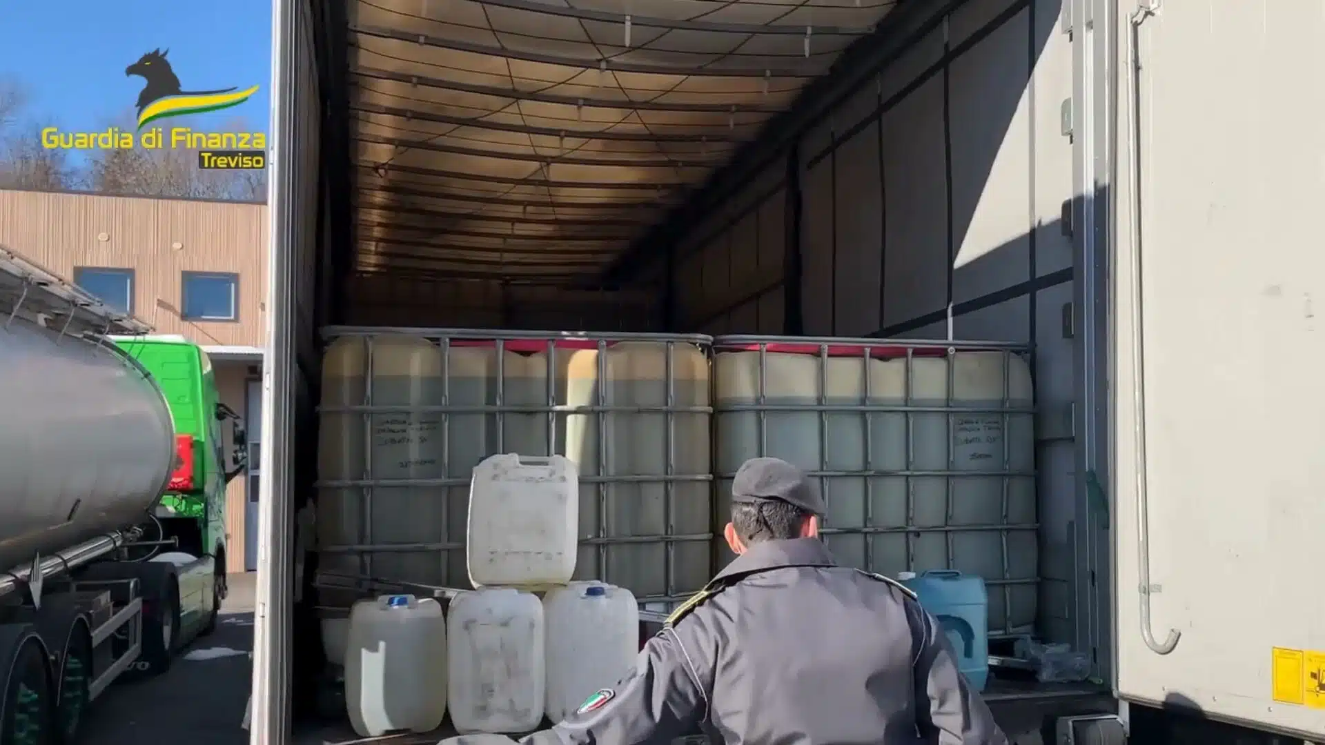 treviso napoli sequestro gasolio contrabbando spacciato liquido anticorrosivo