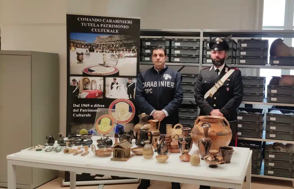 angri sequestro reperti archeologici casa eredità professionista