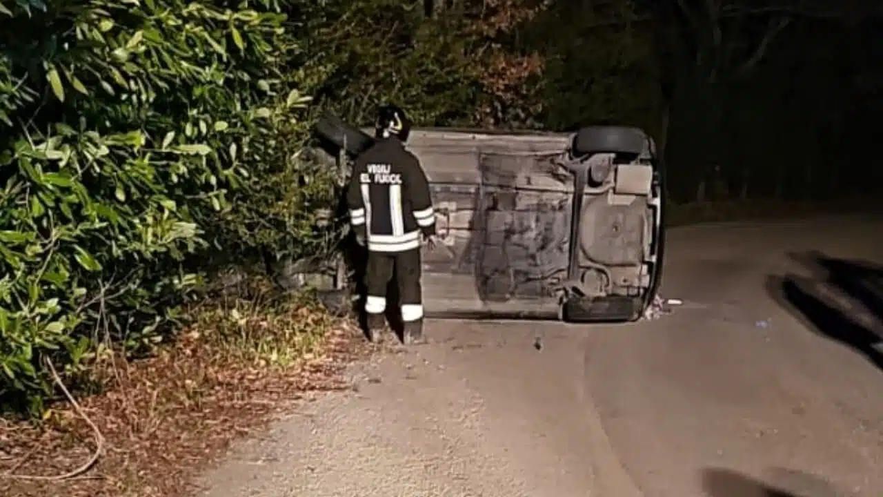 auto si ribalta morto caserta 8 marzo
