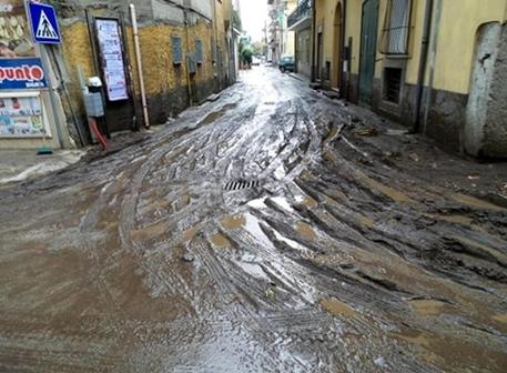 maltempo caserta esondato collettore liquami danni disagi 11 marzo