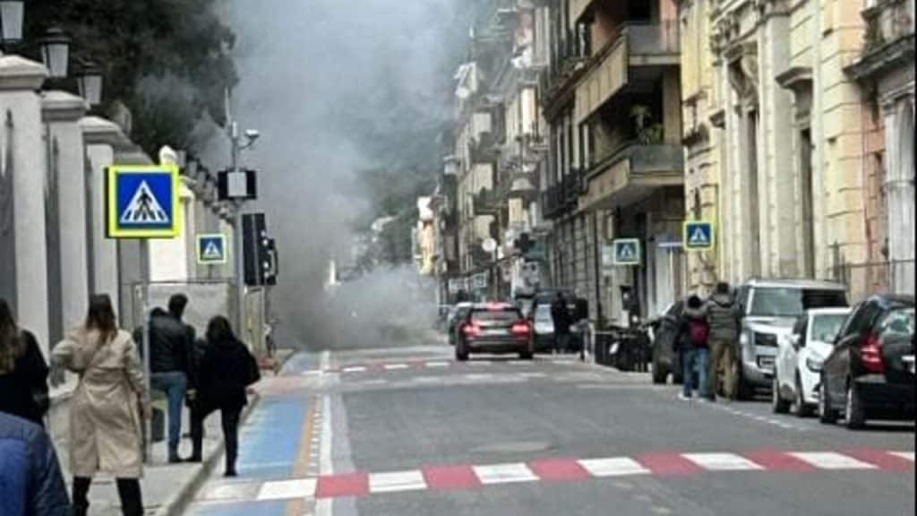 caserta incendio auto oggi 24 marzo
