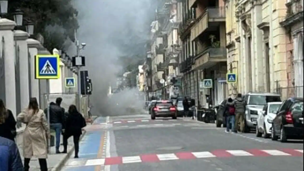caserta incendio auto oggi 24 marzo