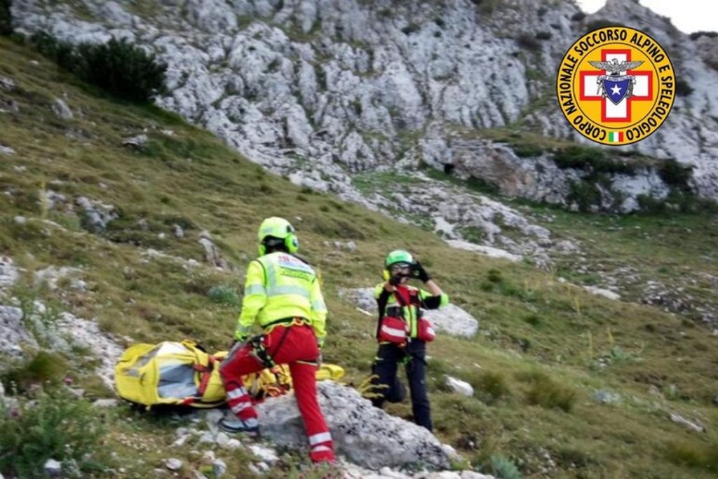alta valtellin escursionista morto scarpata