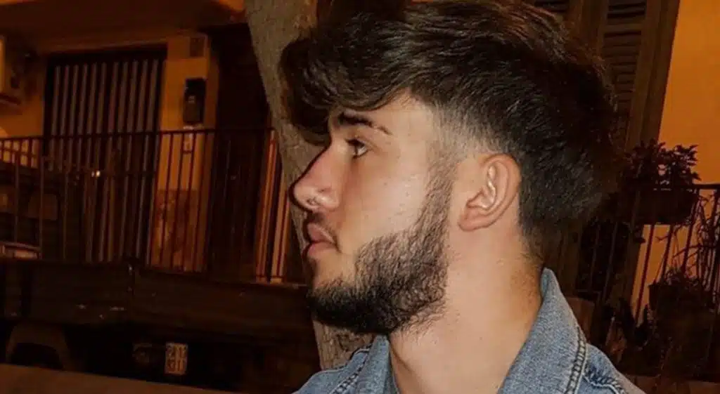 pasqua ragazzo si risveglia coma dopo incidente stradale palermo abbraccio madre